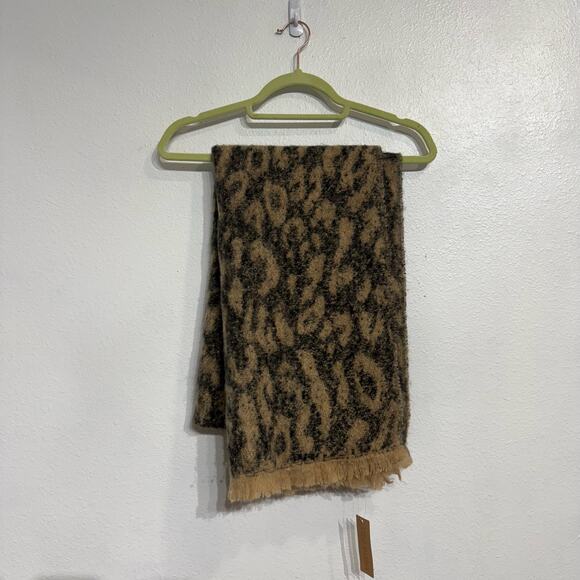 Steve Madden Tan Leopard Print Blanket Scarf NWT - Picture 2 of 11